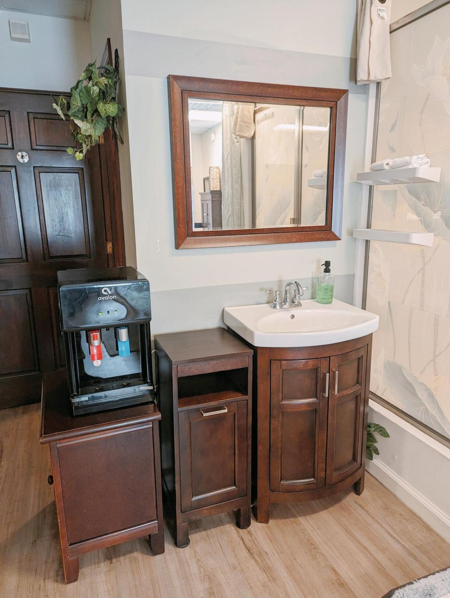 Uptown Area, Cozy King Suite, Quiet And Private, Free Parking, Walk To Restaurants Charlotte Dış mekan fotoğraf
