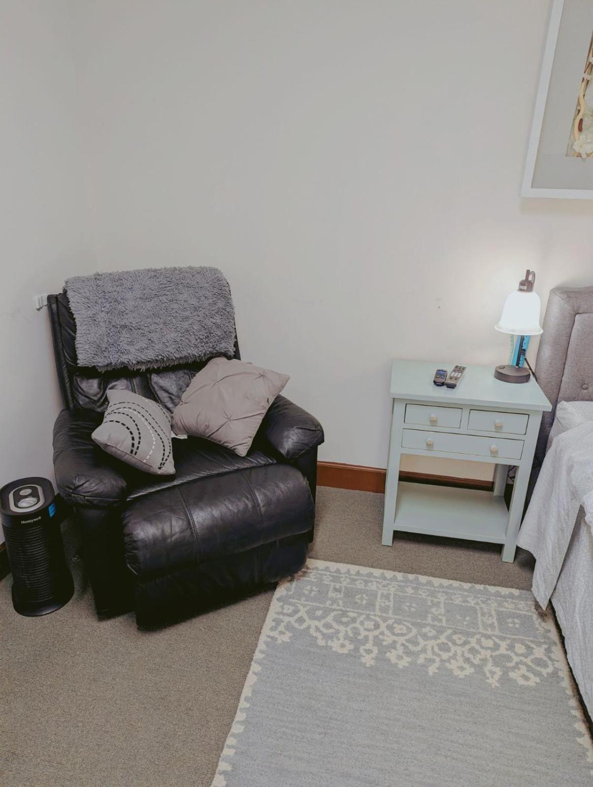 Uptown Area, Cozy King Suite, Quiet And Private, Free Parking, Walk To Restaurants Charlotte Dış mekan fotoğraf