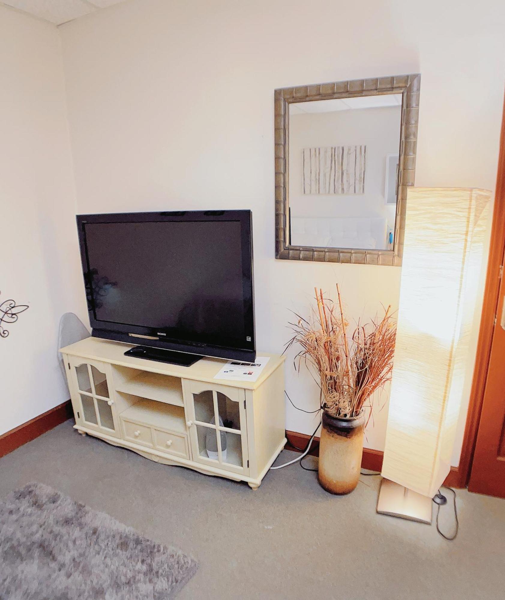 Uptown Area, Cozy King Suite, Quiet And Private, Free Parking, Walk To Restaurants Charlotte Dış mekan fotoğraf